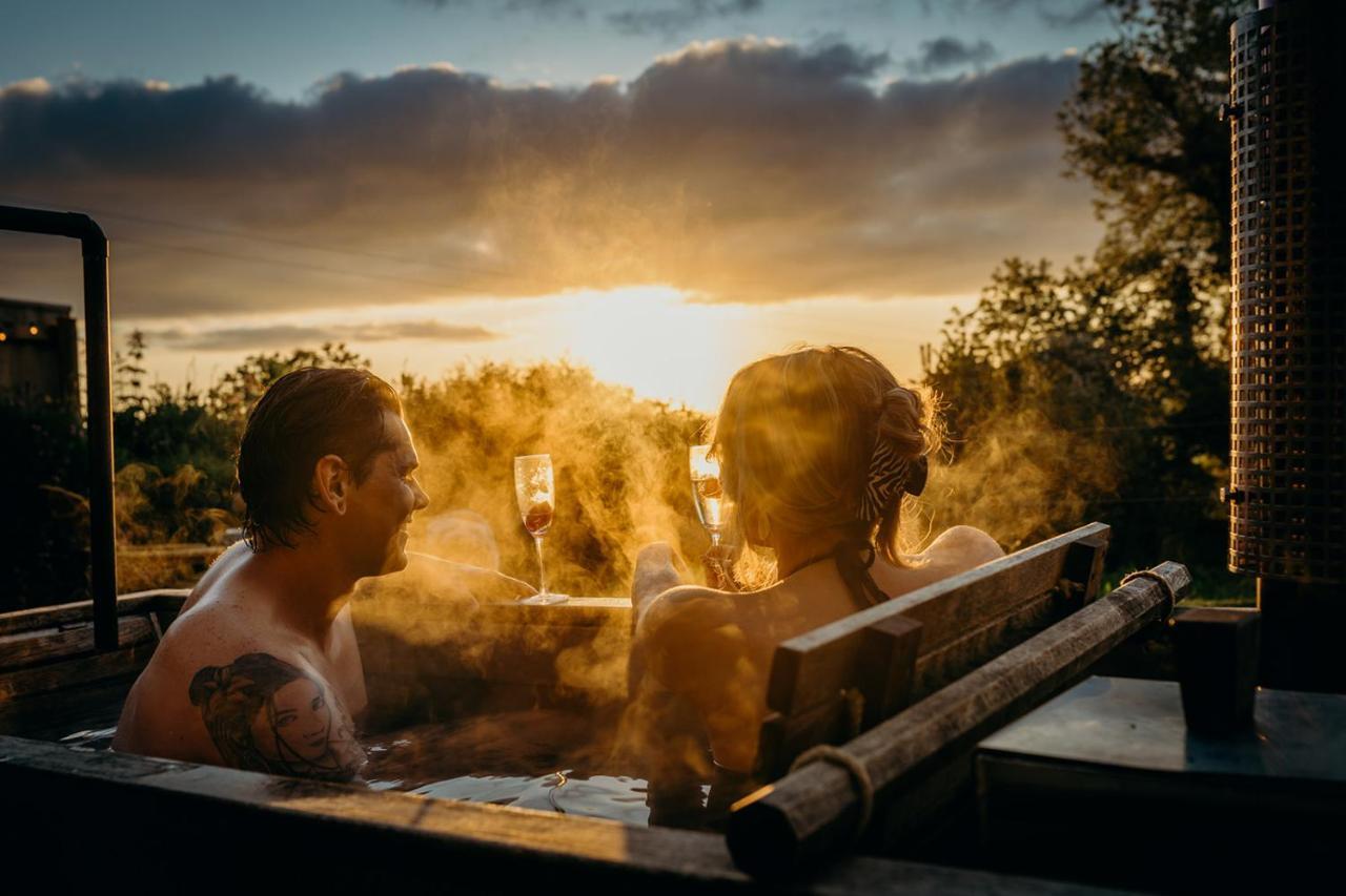 Blatchford Briar - Award Winning Private Shephards Huts With Their Own Secluded Hot Tubs Milton Abbot Kültér fotó