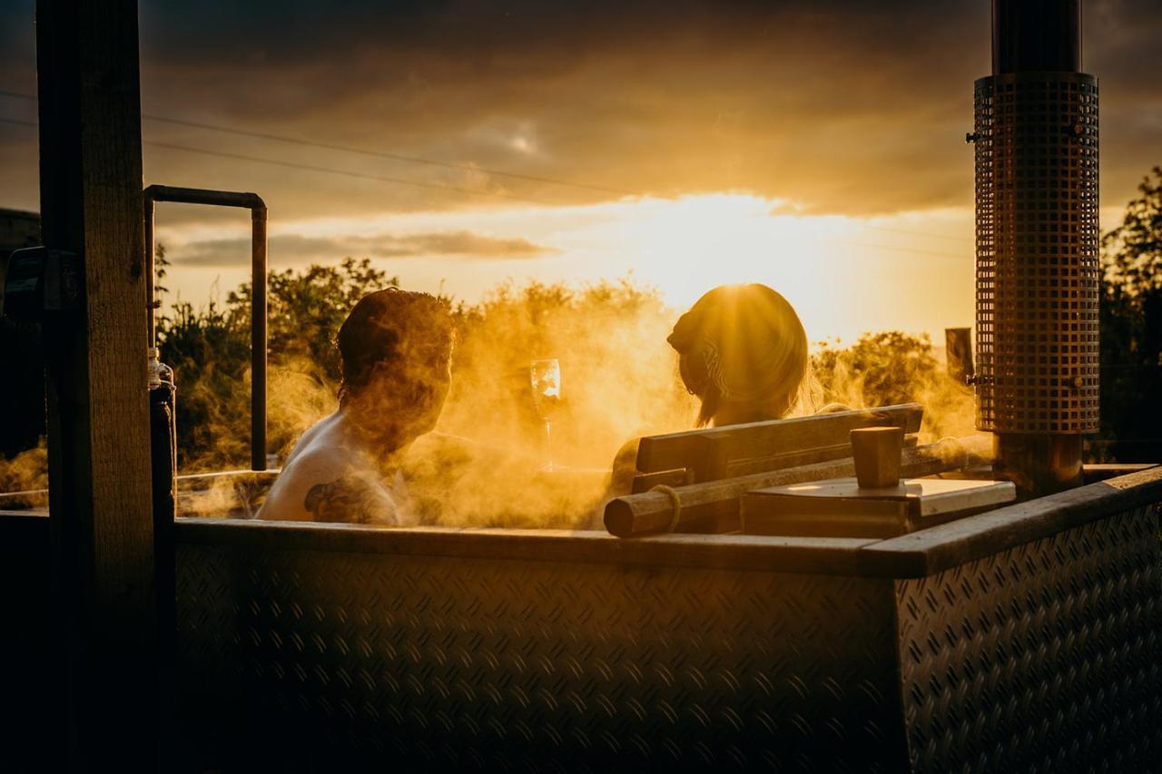 Blatchford Briar - Award Winning Private Shephards Huts With Their Own Secluded Hot Tubs Milton Abbot Kültér fotó